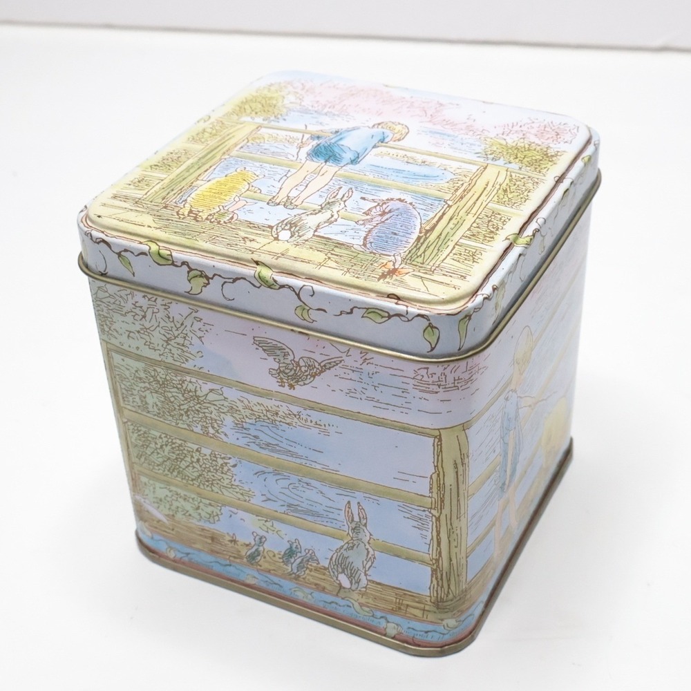 VTG Winnie The Pooh Classic Pooh Tin Box Container Nursery Decor Collectible‎